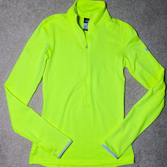 Nike Tops - Nike XS sport too soft inside